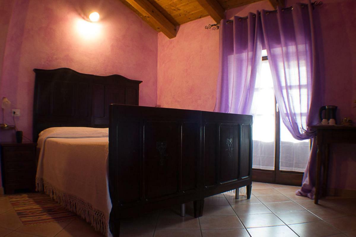 Agriturismo La Ca Veja Monforte dʼAlba Kültér fotó