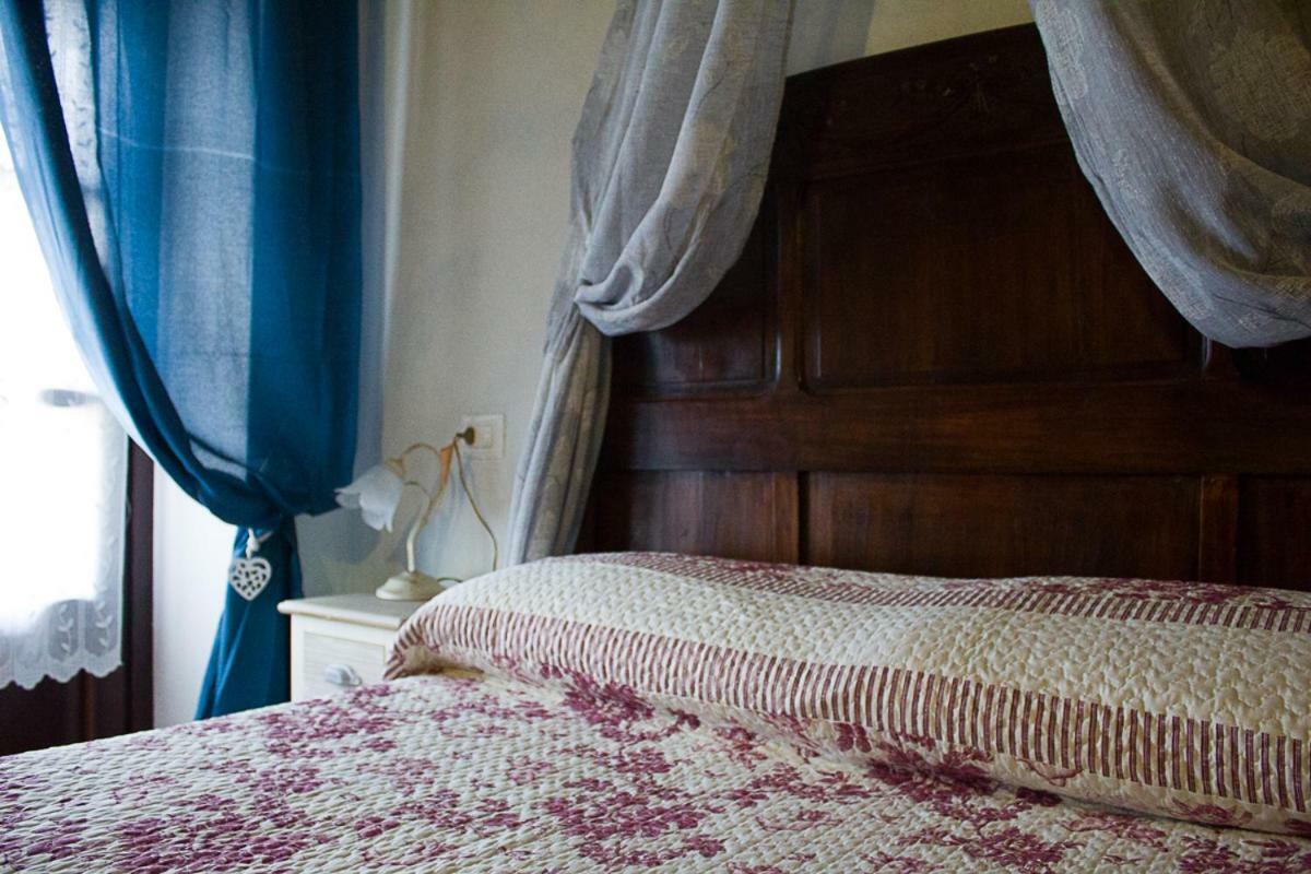 Agriturismo La Ca Veja Monforte dʼAlba Kültér fotó
