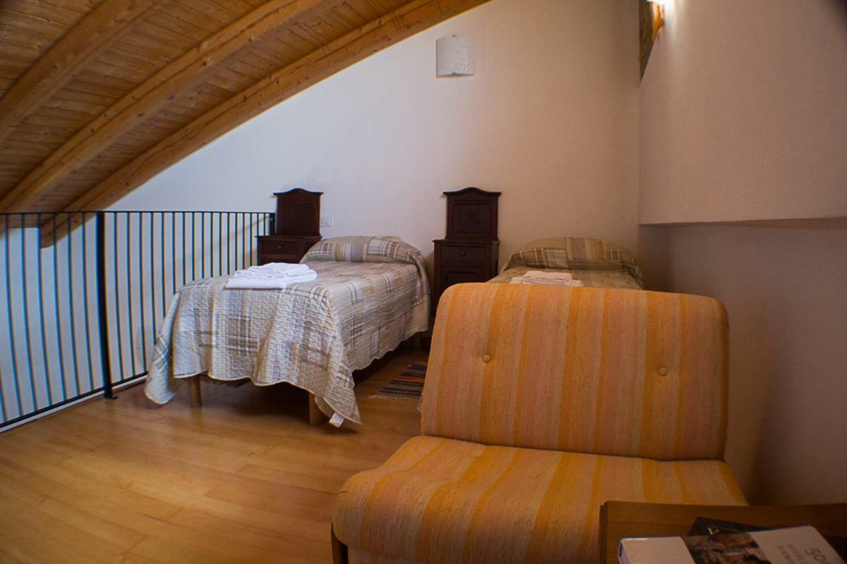 Agriturismo La Ca Veja Monforte dʼAlba Kültér fotó